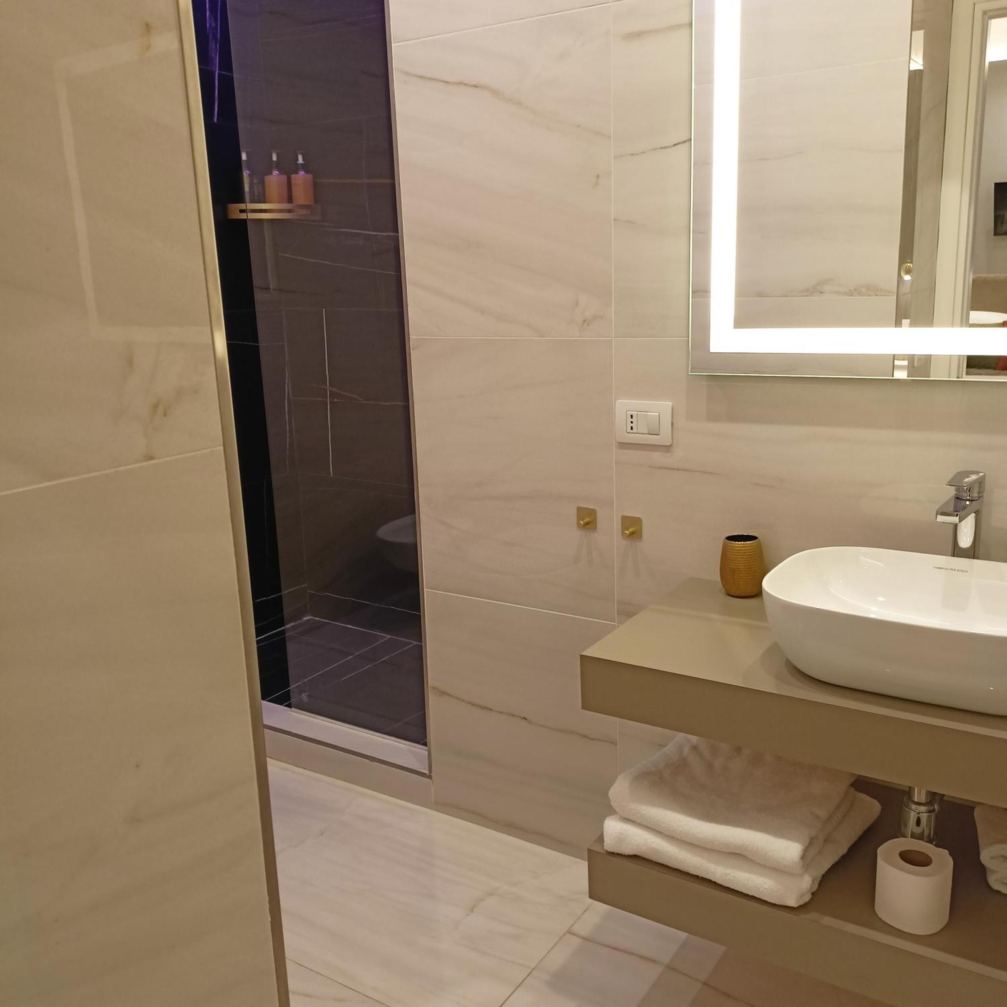 Hotel La Lepre Bovio Napoli Esterno foto