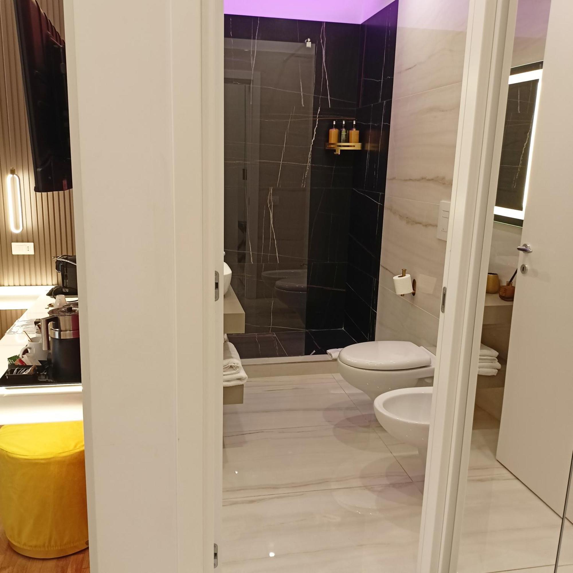 Hotel La Lepre Bovio Napoli Esterno foto